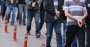 İzmir merkezli 9 ildeki FETÖ operasyonu