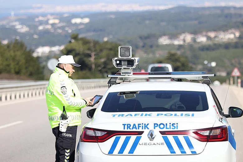 Çanakkale’de hız ihlalleri yapay zeka destekli cihazla tespit ediliyor