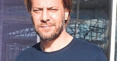 Yorgunluğunu alışverişle atıyor