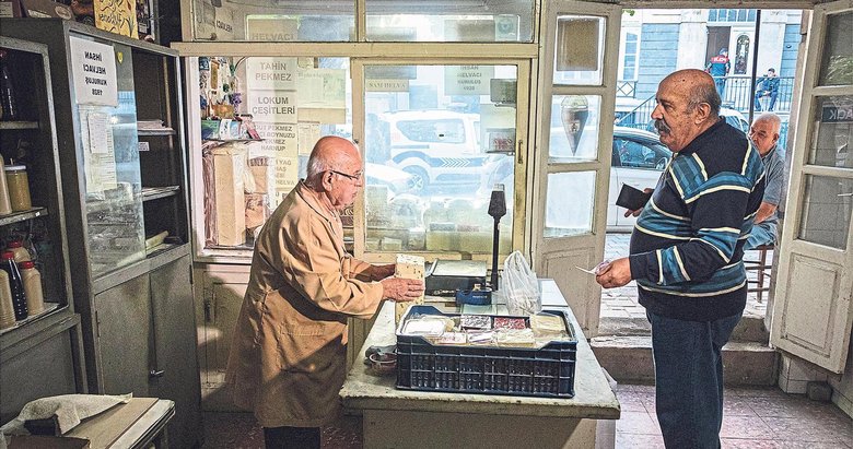 Bu helvacıda her şey 95 yıl önceki gibi