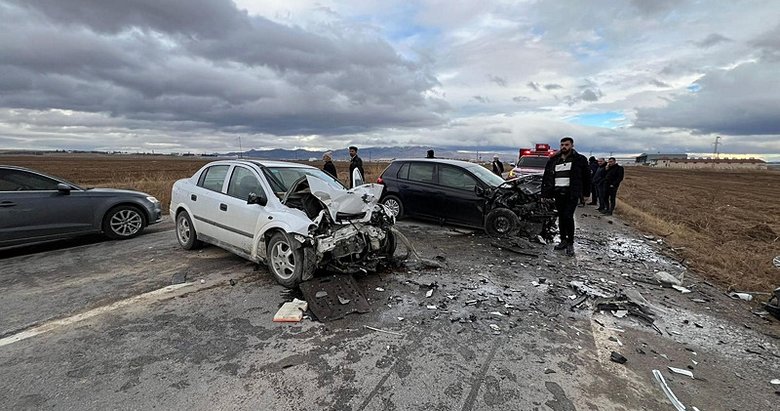 Afyon’da feci kaza: Karı koca hayatını kaybetti