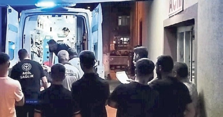 Husumetlisini sokakta bıçakladı: 2 yaralı