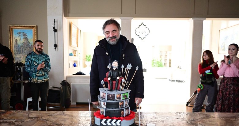 Ben Bu Cihana Sığmazam setinde sürpriz doğum günü