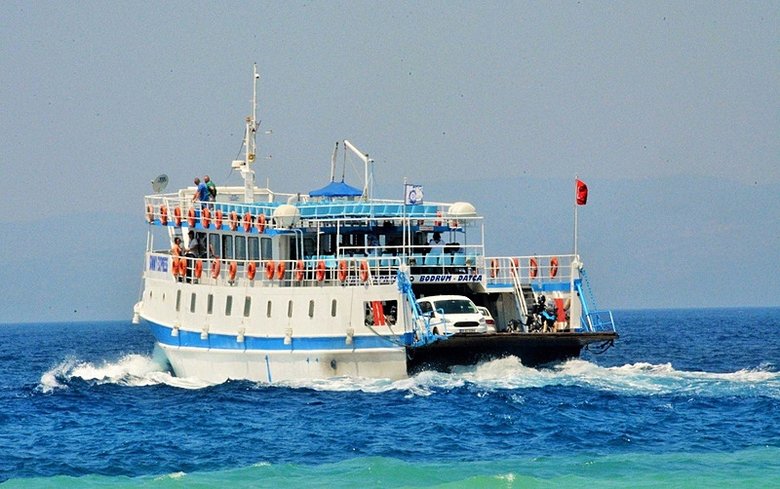 Bodrum’da fırtına! Feribot seferleri iptal edildi, balıkçılar uyarıldı