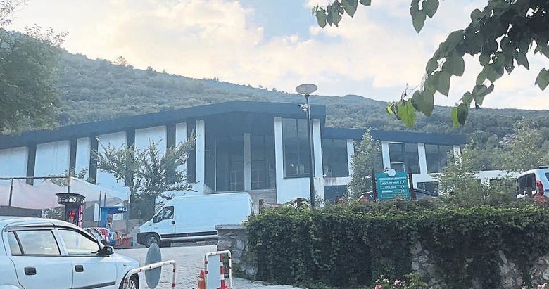 20 milyonluk tesis çürümeye terk edildi