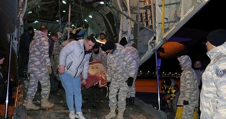 Kahramanmaraş’ta enkazdan çıkarılan 45 yaralının tedavilerine İzmir’de devam edilecek