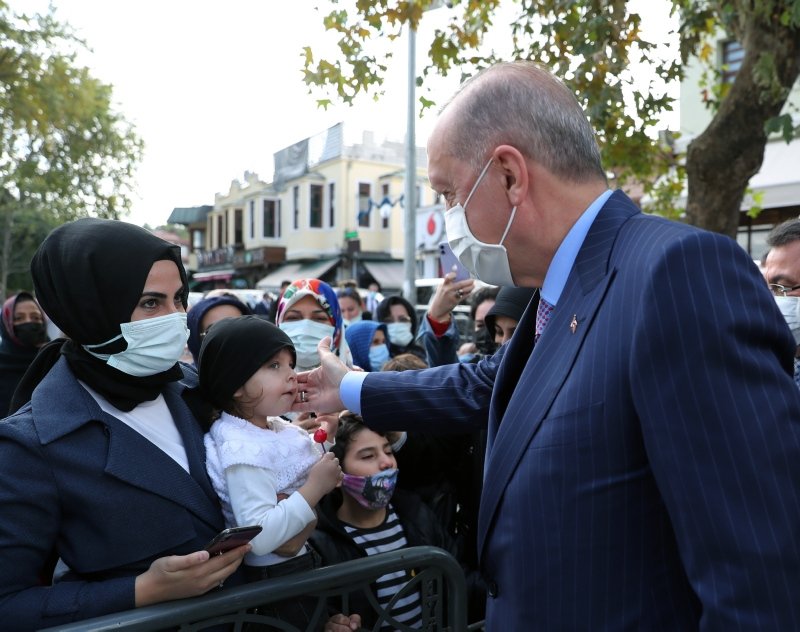 Başkan Erdoğan’a sevgi seli! Eyüpsultan’da vatandaşlarla sohbet etti