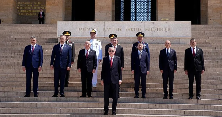 Başkan Erdoğan Yüksek Askeri Şura üyeleriyle Anıtkabir’i ziyaret etti