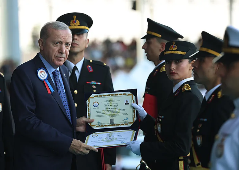 baskan-erdogan-jsga-mezuniyet-toreninde-konustu-1786642487979.png