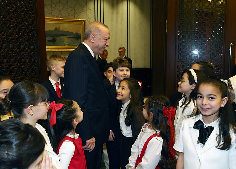 Başkan Erdoğan çocukları Cumhurbaşkanlığı Külliyesinde kabul etti