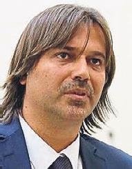 Kordon’daki çimlerde sokak hayvanı sorunu yaşanıyor