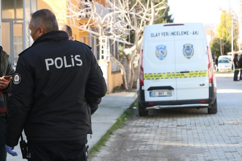 Kayıp kadının cansız bedeni karşı komşusunun bahçesindeki çuvalda bulundu