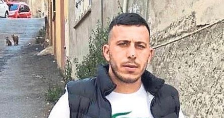 Bıçağı arkadaşına sapladı