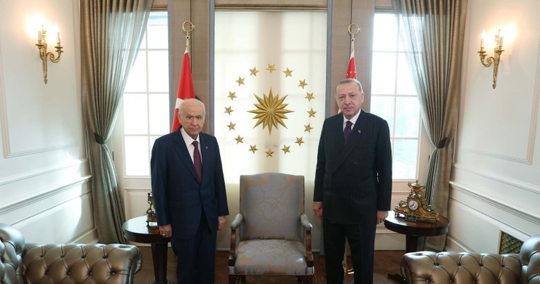 MHP Genel Başkanı Devlet Bahçeli’den, Başkan Erdoğan’a çınar fidanı hediyesi