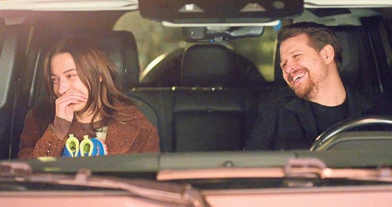 Yardım için başlayan ilişki aşka dönüşüyor