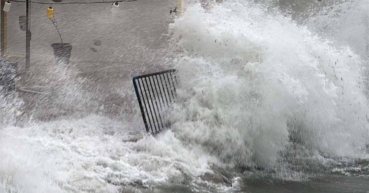 Bodrum'da feribot seferleri iptal edildi