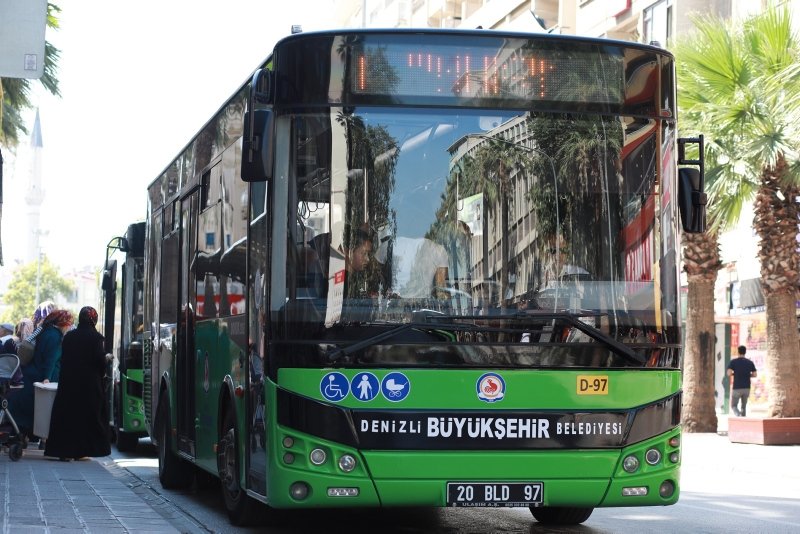 Denizli De Ogrenci Otobus Kartlarina Vize Donemi Basladi