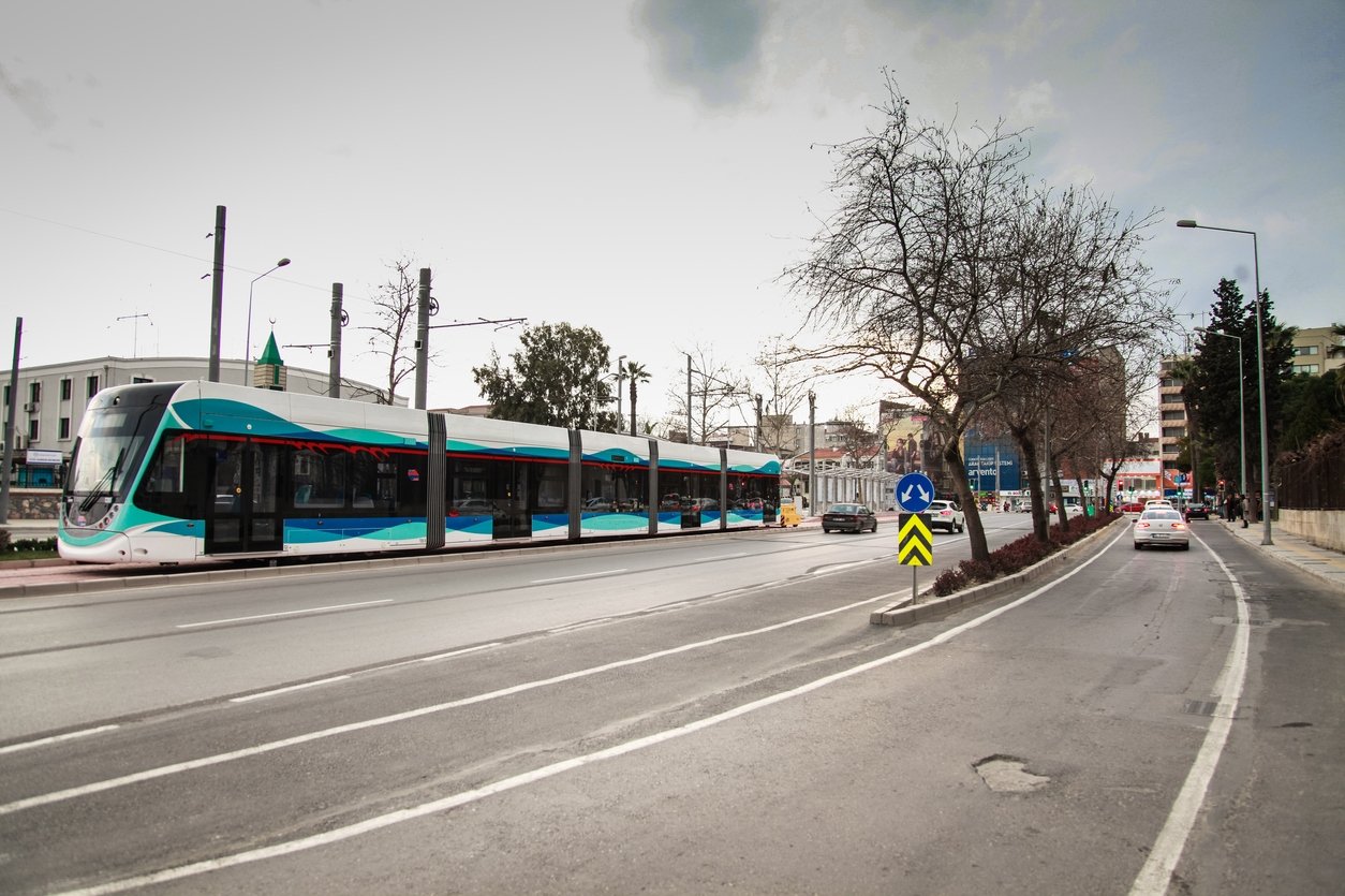 Izmir De Otobus Hatlarina Tramvay Ayari Yasam Haberleri