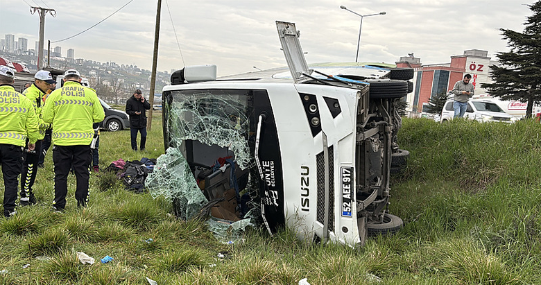 Samsun’da öğrenci servisi devrildi! Çok sayıda yaralı var