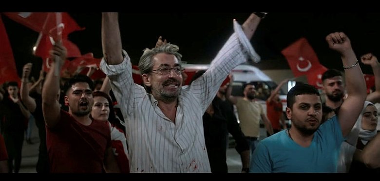 15/07 Şafak Vakti filminin galası Atlas Sineması’nda yapıldı