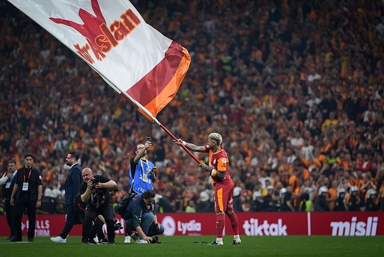 mauro-icardi-galatasaraya-gozyaslariyla-veda-etti-1778364777095.jpeg