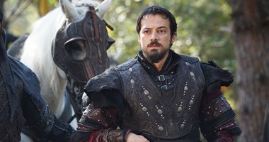 Orhan Bey, masaya yumruğunu vurdu! Kuruluş Orhan’da heyecan dorukta