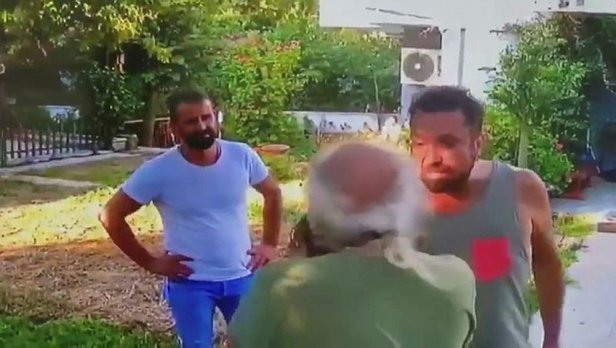 Halil Sezai’nin babası yaşındaki adamı dövdüğü anlar ortaya çıktı