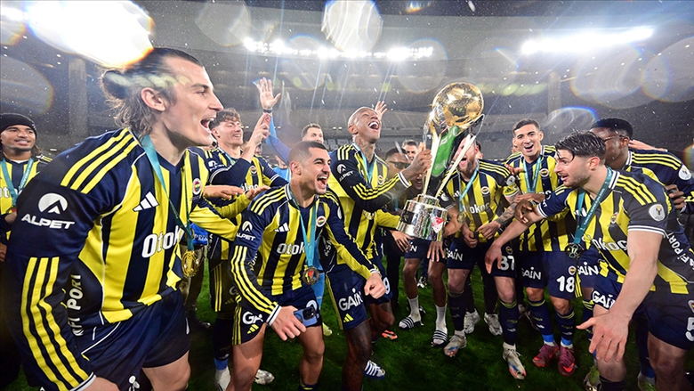 fenerbahcede-ayrilik-ruzgarlari-2-futbolcu-gidiyor-1768660563704.png