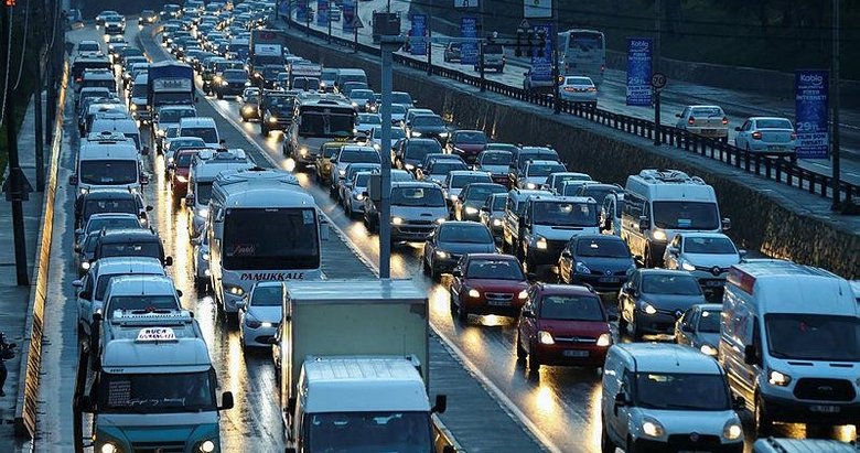 İzmir’de grev nedeniyle trafik felç