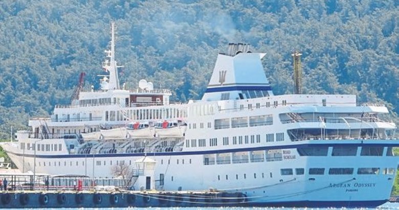 Gemi Marmaris’e geldi yolcuları Dalyan’a gitti