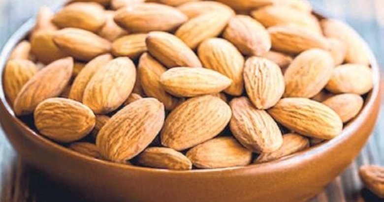 Ara ögünlerde 15 adet badem