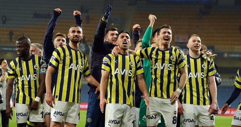 Fenerbahçe yine geriye düştü ama kazanmasını bildi