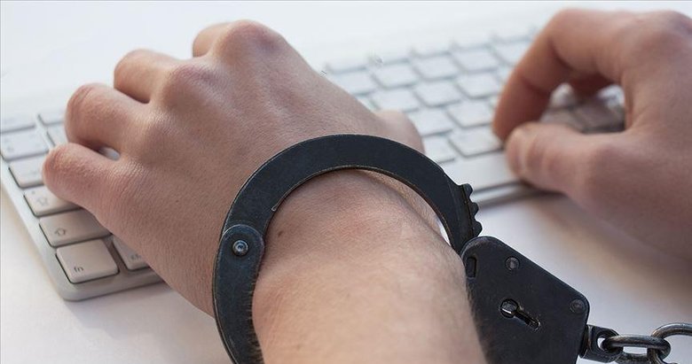 ’Klavye teröristleri’ siber polislerden kaçamadı