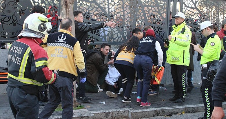 Aydın’da refüje çarpan otomobil devrildi: 4 yaralı var