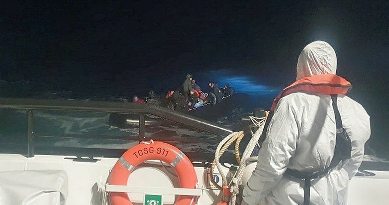 Marmaris ve Datça açıklarında 56 kaçak göçmen kurtarıldı
