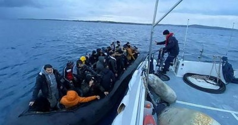 Çeşme ve Dikili’de 229 kaçak göçmen kurtarıldı