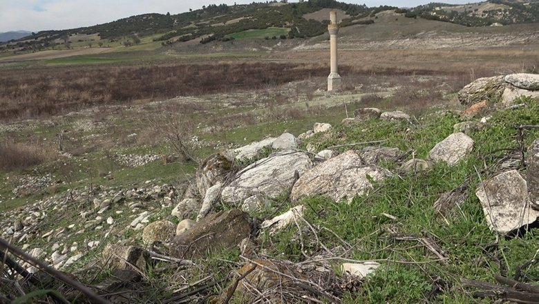Denizli’de baraj sularının çekilmesiyle mezarlık ortaya çıktı!