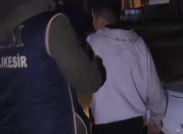 Balıkesir’de terör örgütü adına bilgi toplayarak keşif yapan şüpheliler yakalandı