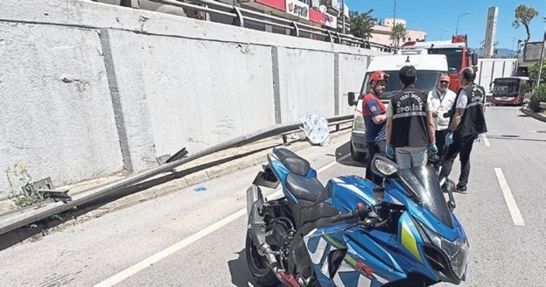 Bariyerlere çarpan motosikletin sürücüsü hayatını kaybetti