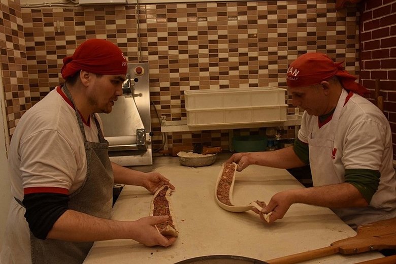 İzmir’de ’askıda kıymalı pide’ uygulaması başladı!
