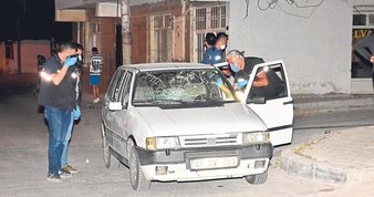 İzmir’de trafikte çıkan kavgada bir kişiyi silahla öldürdüğü öne sürülen bekçi ile ağabeyi tutuklandı