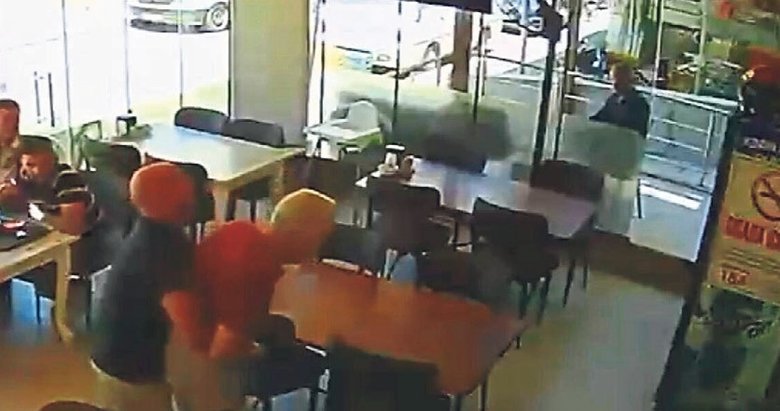 Heimlich manevrası turisti hayata bağladı