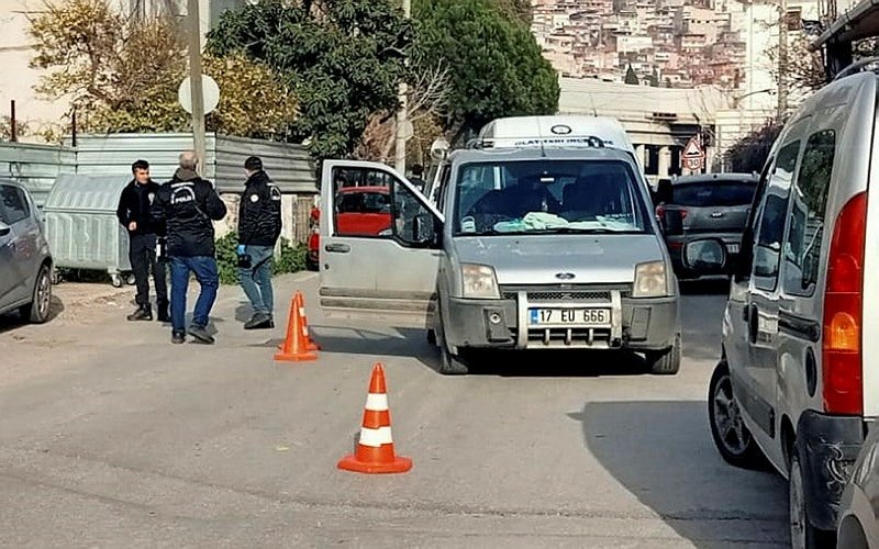 İzmir’de silahlı saldırıya uğrayan kişi öldü