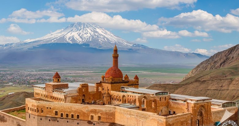 Yapımı 99 yıl sürdü! İshak Paşa Sarayı’nın çarpıcı hikayesi