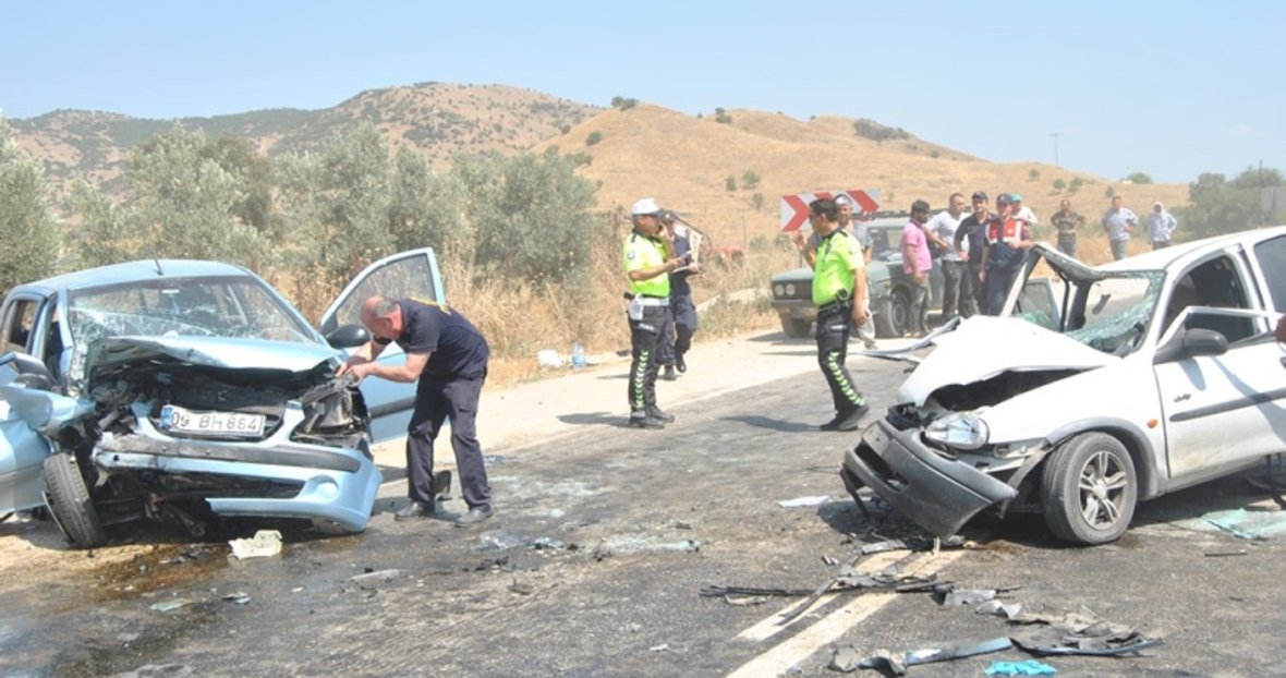 Izmir Odemis Te Trafik Kazasi 1 I Agir 8 Yarali
