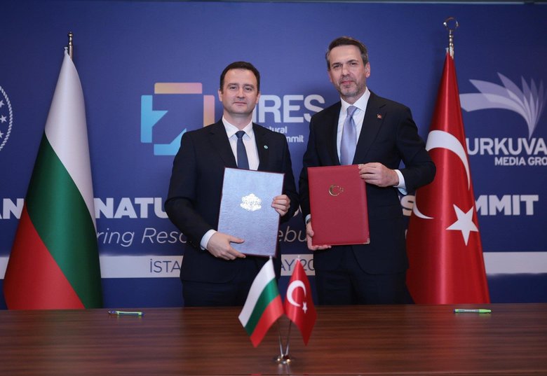 Turkuvaz Medya ev sahipliğindeki zirvede Türkiye ve Bulgaristan arasında imzalar atıldı