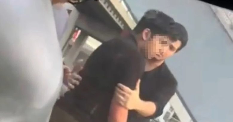 İzmir’de metroda küfürlü saldırgan paniği