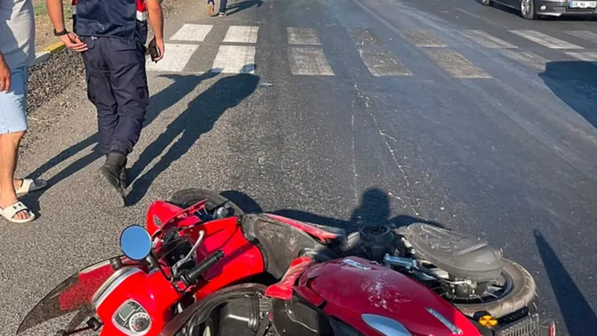 Manisa'da ışıklı kavşakta dehşet anları: 4 yaralı hastaneye kaldırıldı