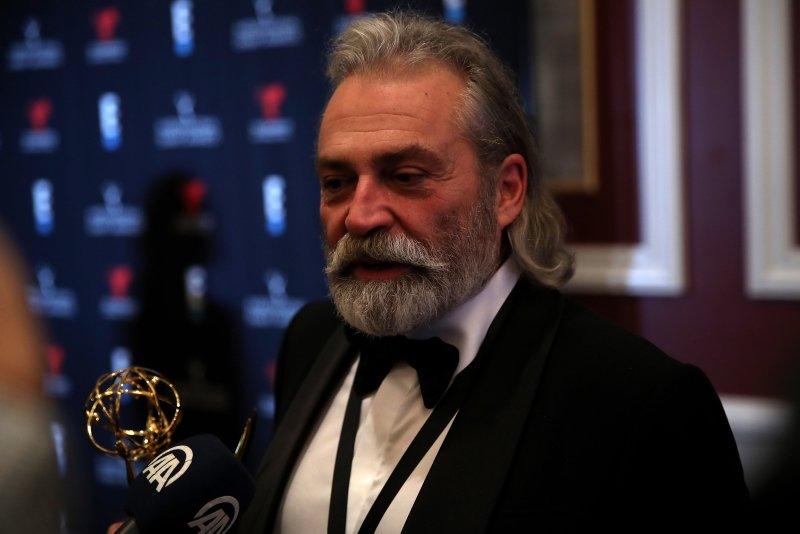 Haluk Bilginer, 47. Uluslararası Emmy Ödülleri’nde en iyi erkek oyuncu seçildi