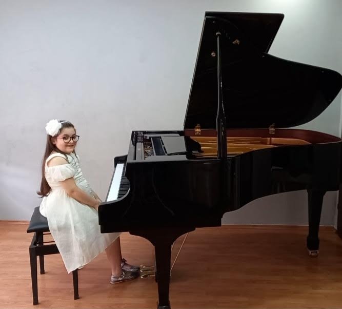 Piyanist Ceylin ödüllere doymuyor